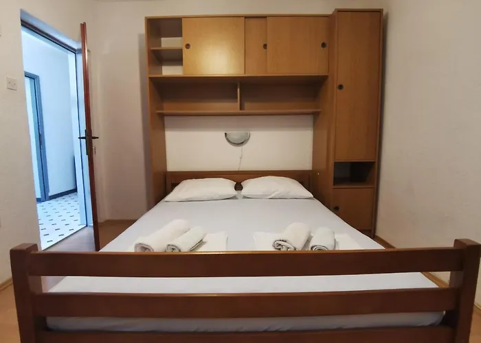 Deedee Apartment